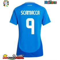 Camisa de Futebol Itália Gianluca Scamacca #9 Equipamento Principal Mulheres Europeu 2024 Manga Curta